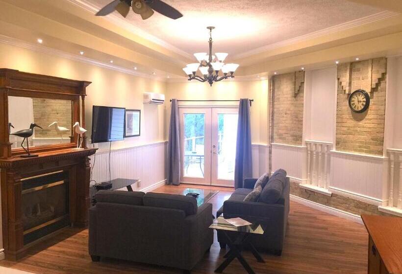 带大床的复式套间, Grey Rose Suites