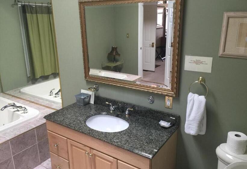 带大床的套房, Grey Rose Suites