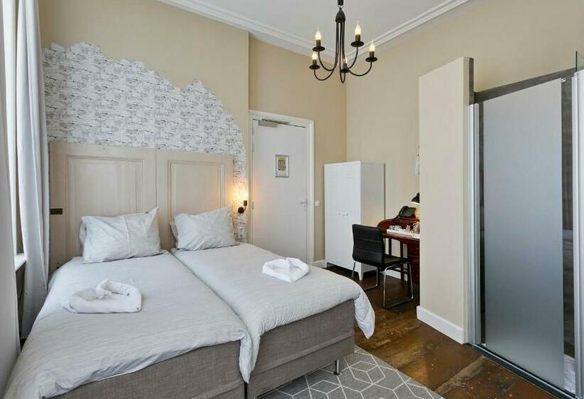 חדר דלוקס, Heere