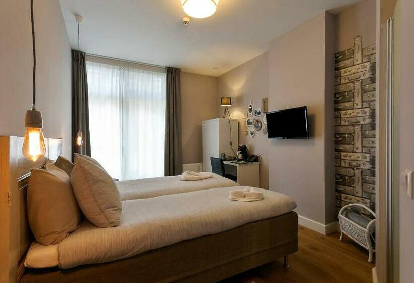 חדר דלוקס, Heere