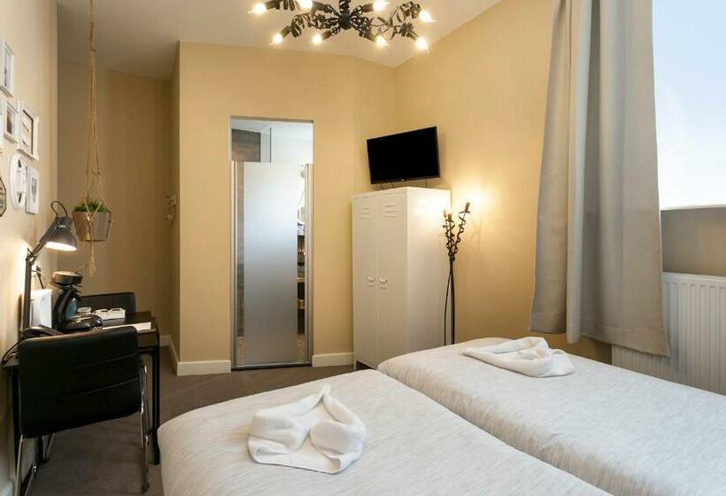 חדר דלוקס, Heere