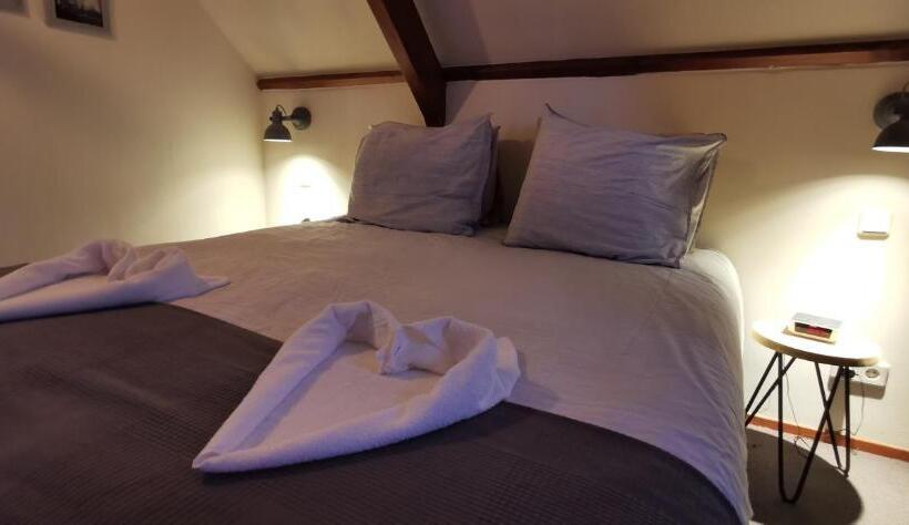 חדר סטנדרט לארבעה, Heere