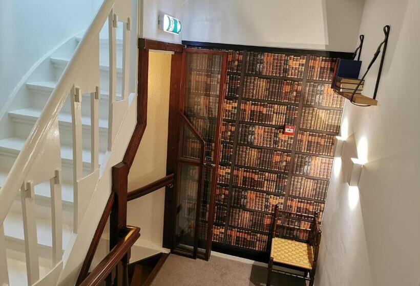 חדר אקונומי, Heere