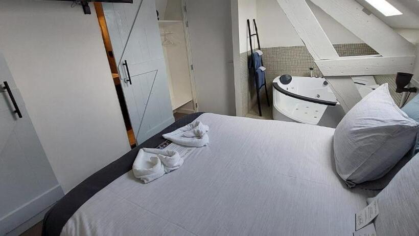 חדר סטנדרט עם ג'קוזי, Heere