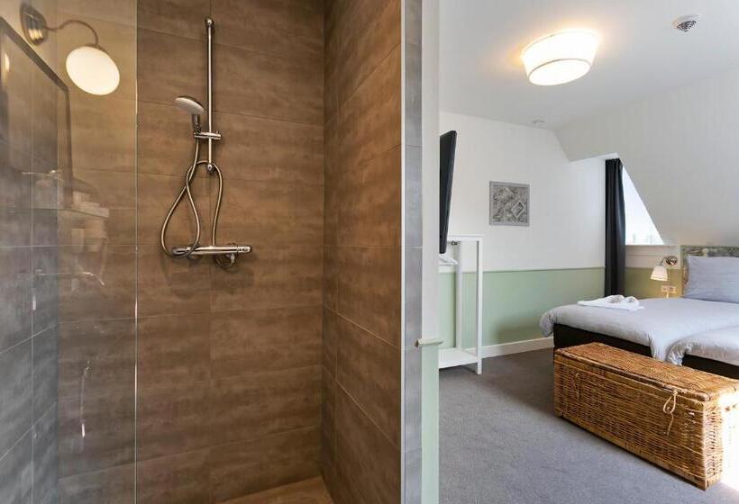 חדר דלוקס, Heere