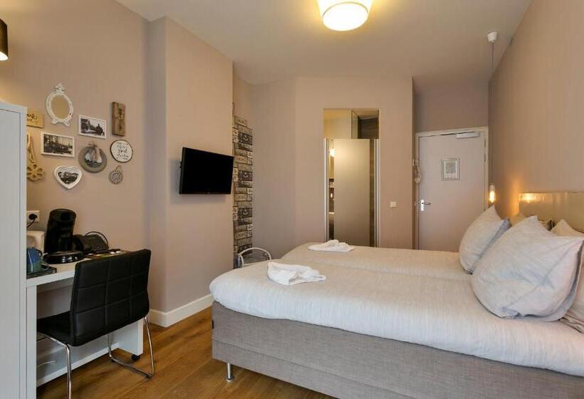 חדר דלוקס, Heere