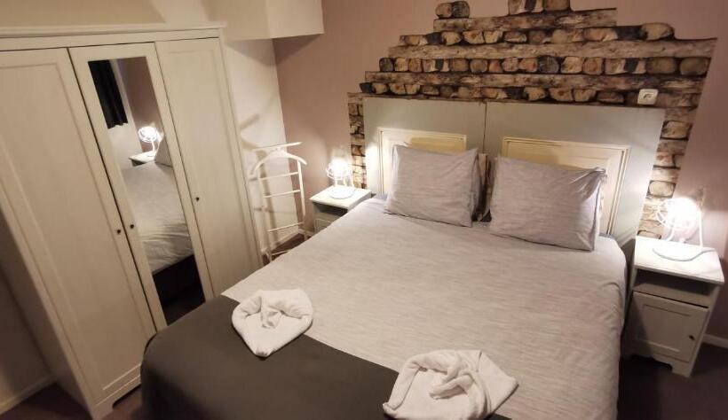 חדר אקונומי, Heere