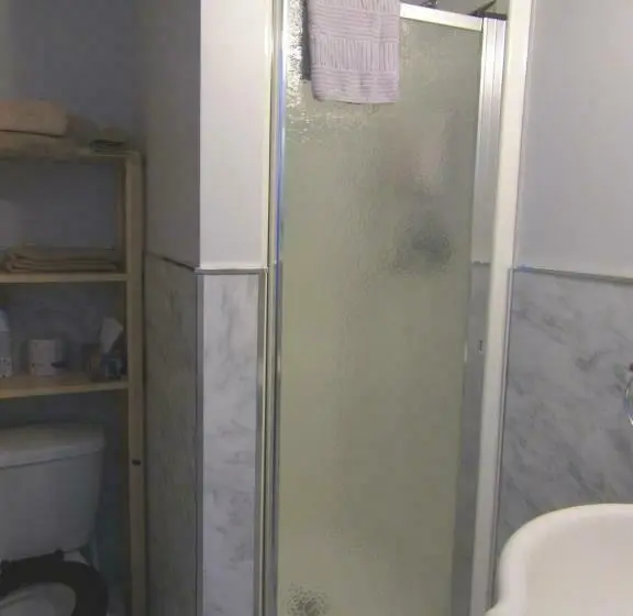 スタンダードルーム, Hostellerie Du Suroît
