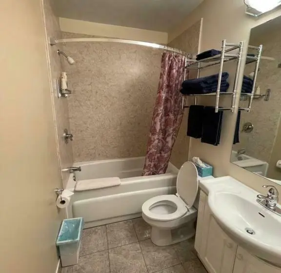 スタンダードルーム, The Century House Bed And Breakfast Ottawa