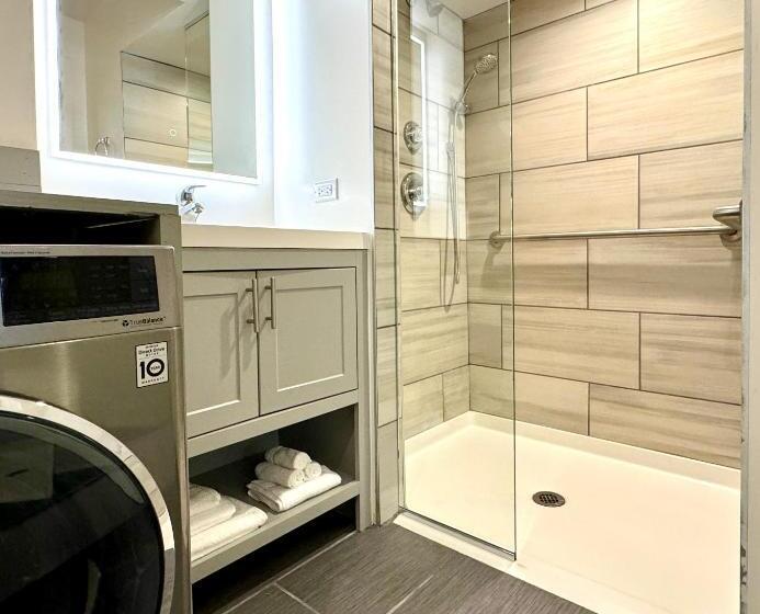 سوئیت با تخت بزرگ, The Gem Museum Suites