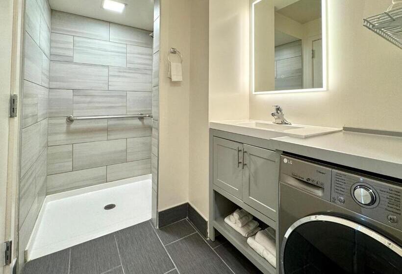 سوئیت 2 خوابه, The Gem Museum Suites