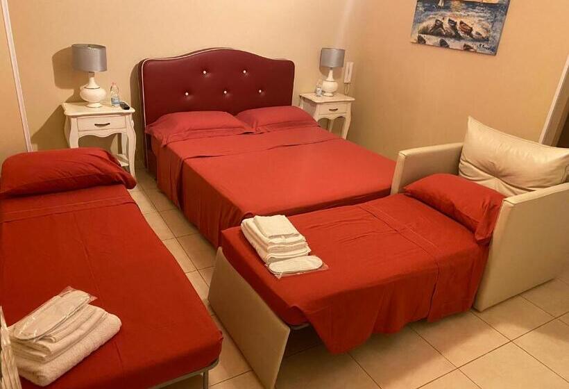 غرفة قياسية رباعية مزودة بشُرفة, B&b Sud Est