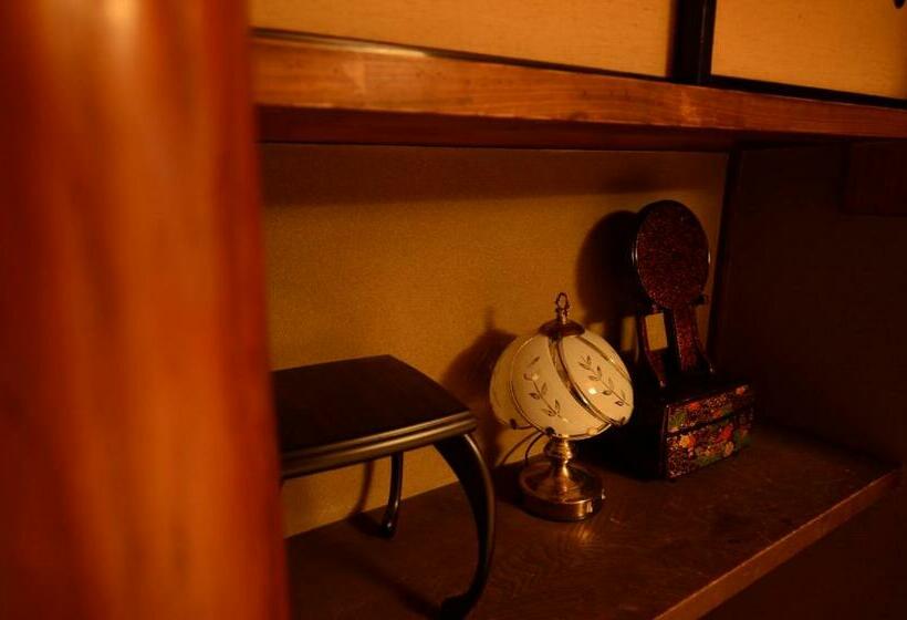 חדר סטנדרט, Colours