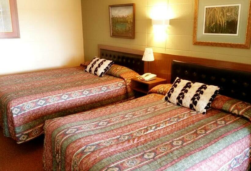 חדר סטנדרט שתי מיטות זוגיות, Alpine Lodge Motel & Restaurant