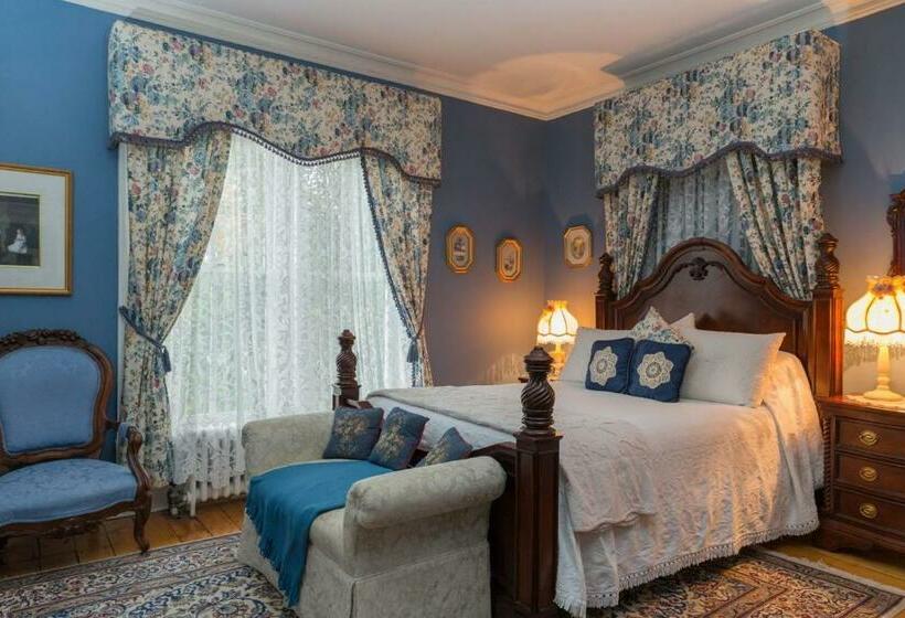 Quarto Estandar, Fitzroy Hall