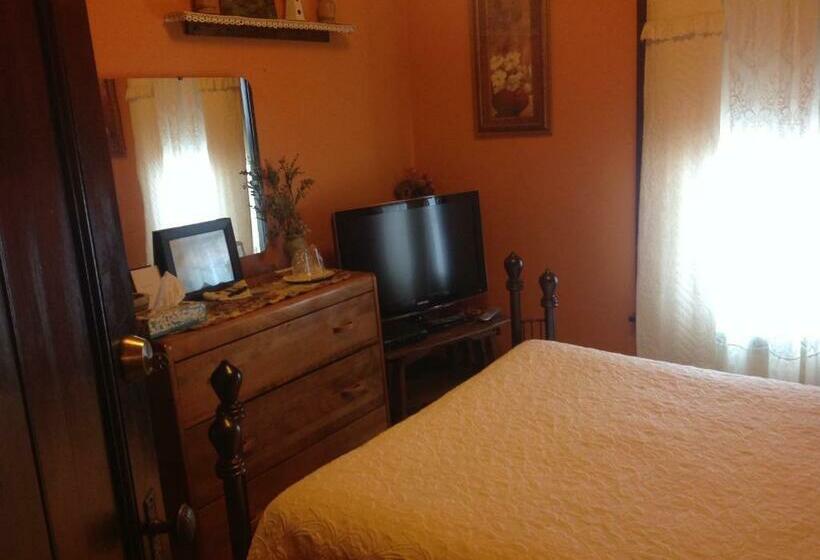 غرفة قياسية, Maison Mckenzie House