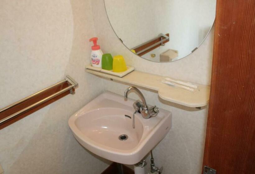 スタンダード4人部屋, Pension Field