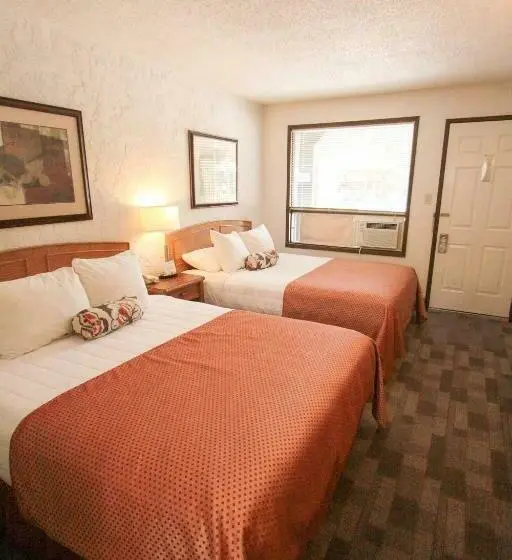 クイーンサイズベッドのスタンダードルーム, Crystal Springs Lodge
