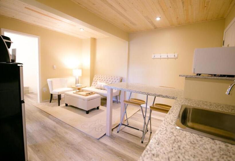 سوییت خانوادگی, Crystal Springs Lodge