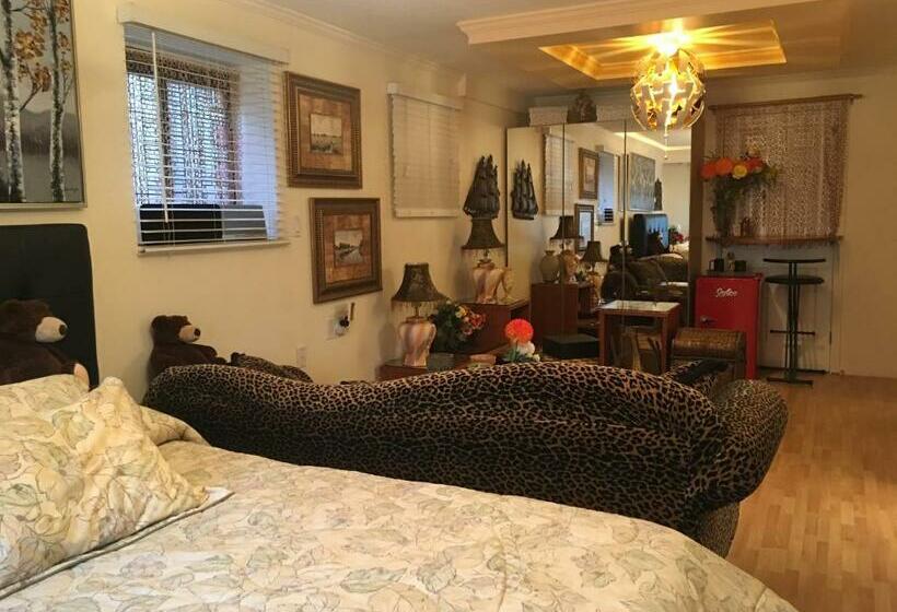 带特大床的高级间, Diana S Luxury Bed And Breakfast