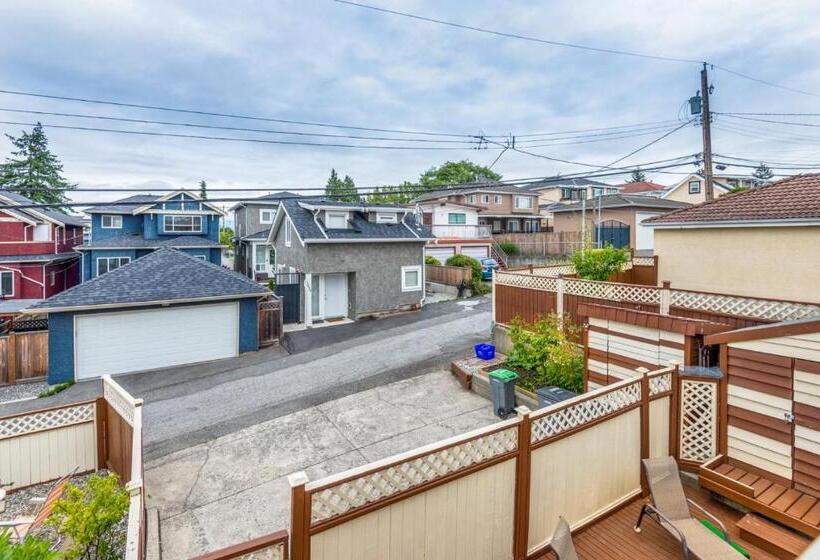 带皇后床的套间, Diana S Luxury Bed And Breakfast