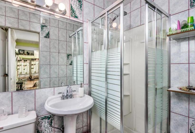 Номер Стандартный Кровать Куин, Diana S Luxury Bed And Breakfast