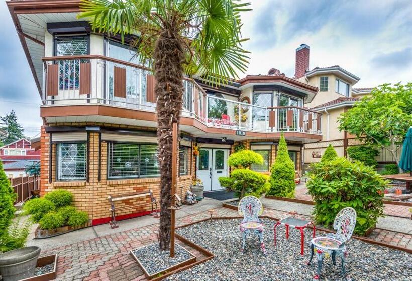 Номер Стандарт Вид на Сад, Diana S Luxury Bed And Breakfast