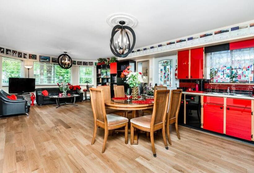 Номер Стандарт Вид на Сад, Diana S Luxury Bed And Breakfast