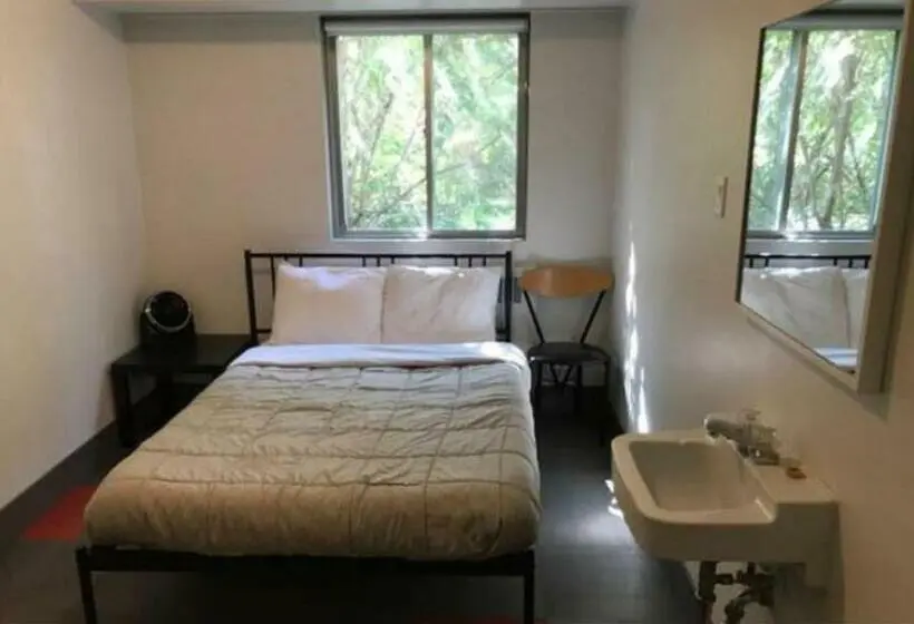 Standard-huone, Hi Edmonton Hostel