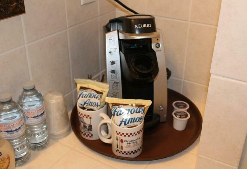 جناح سوبيريور, Dominion