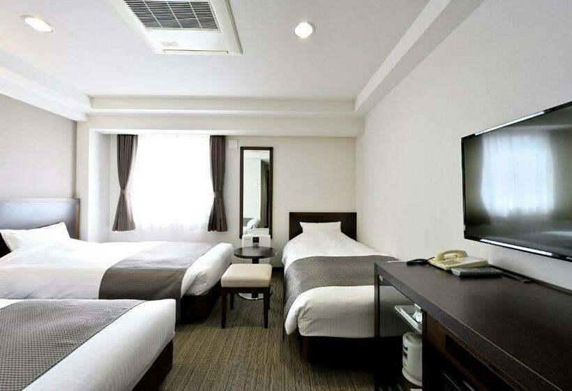 חדר סטנדרט לשלושה, Saijo Urban