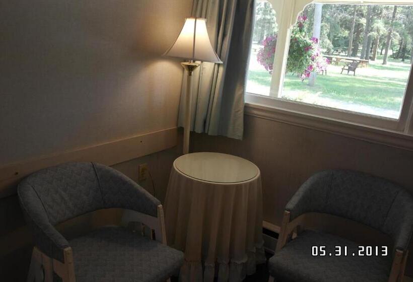 חדר סטנדרט, Pinecone Motel