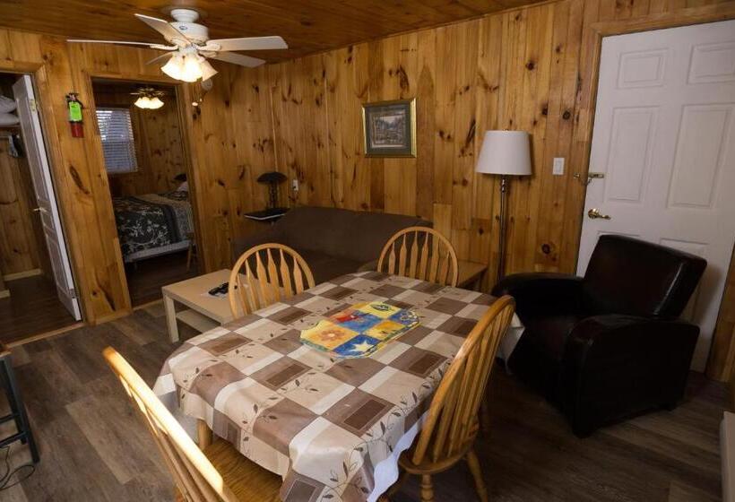 کلبه ییلاقی, North Rustico Motel & Cottages