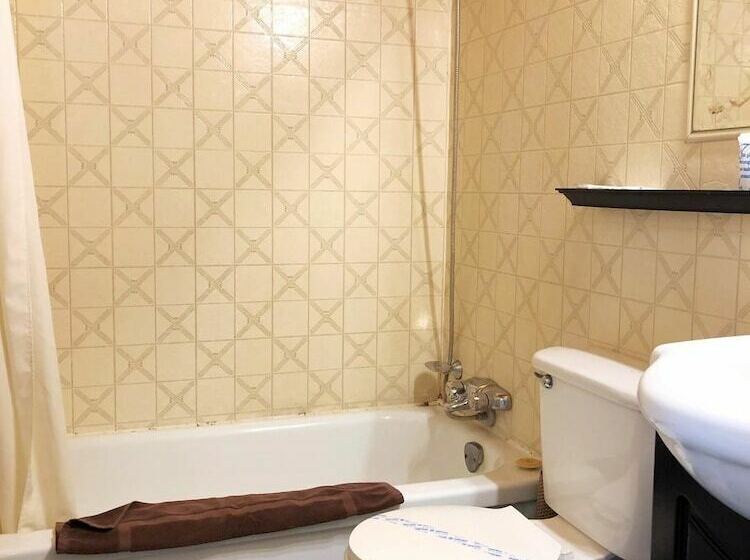 חדר דלוקס, Stampeder Motel