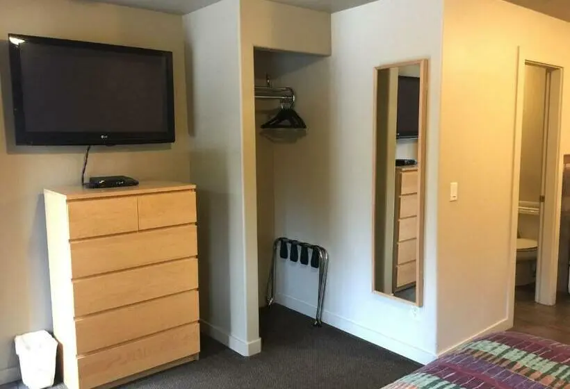 キングサイズベッドのスタンダードルーム, The Hitching Post Motel