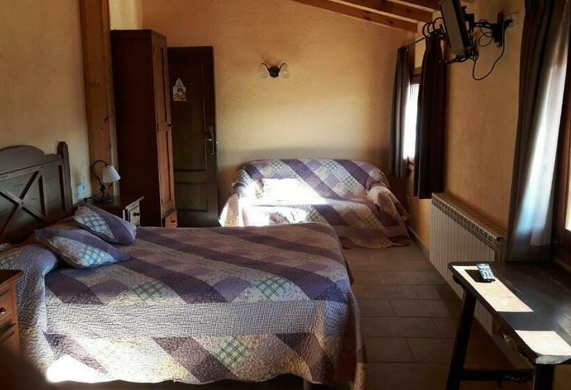 חדר סטנדרט לשלושה, Ca L   Isidró