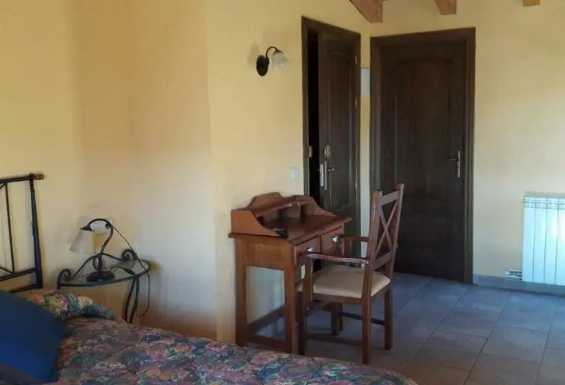 Comfort room with balcony, Ca L Isidró