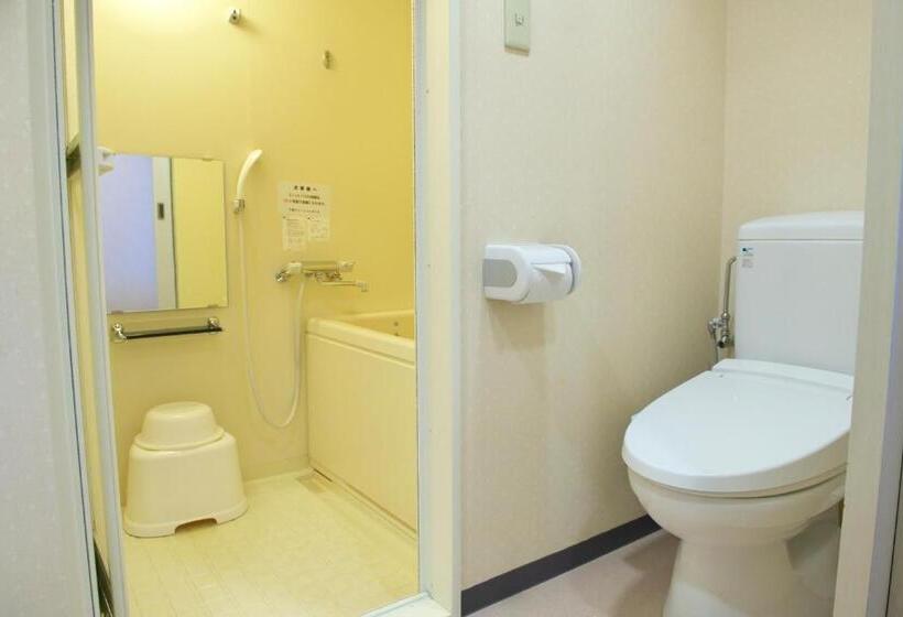 Quarto Familiar, Chitose Station