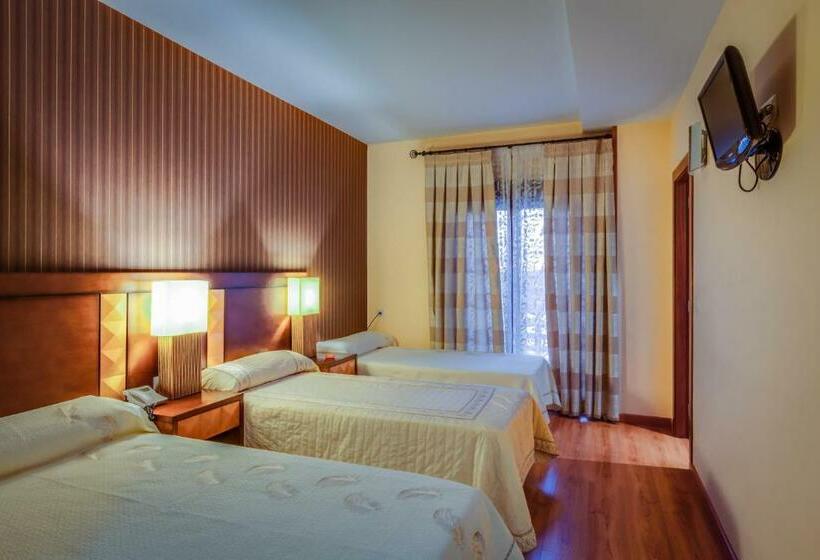 חדר סטנדרט לשלושה, Ciudad De Martos