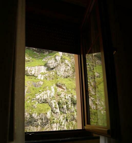 غرفة قياسية, Garganta Del Cares