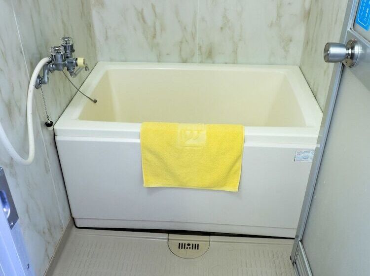 غرفة قياسية, Hikone Station