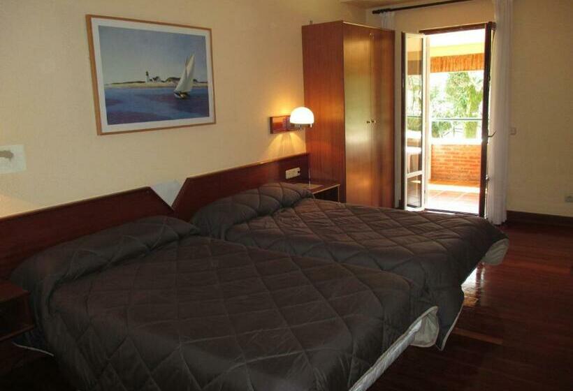 Standard Triple Room with Terrace, Ler  Argi