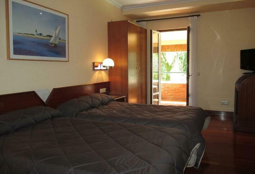 Standard Triple Room with Terrace, Ler  Argi