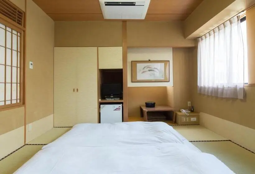 اتاق استاندارد سه نفره, Nagasaki Orion
