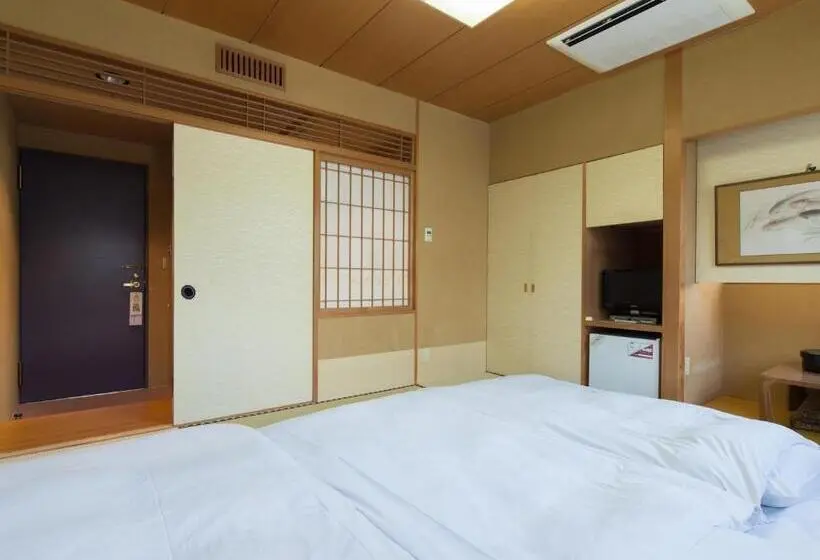 اتاق استاندارد سه نفره, Nagasaki Orion
