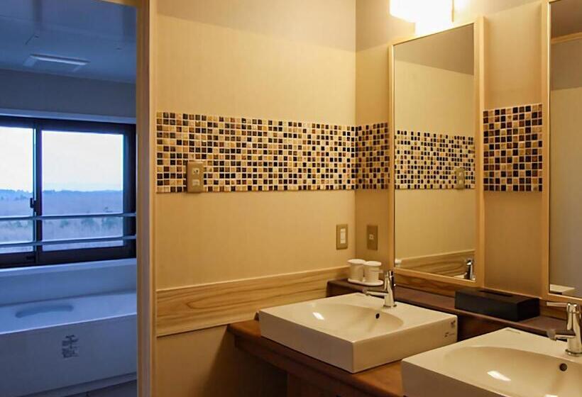 جناح جونيور, Seiko Grand