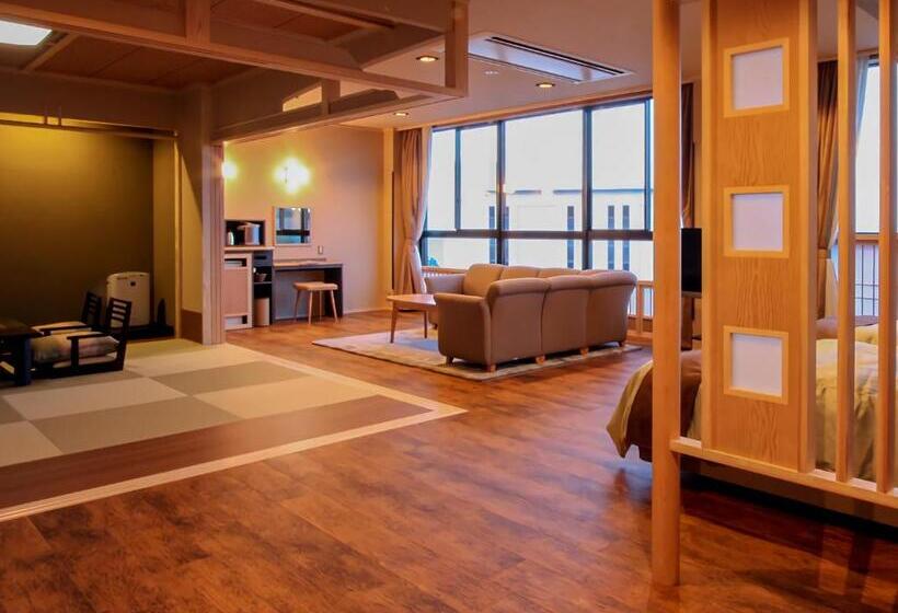 جناح جونيور, Seiko Grand