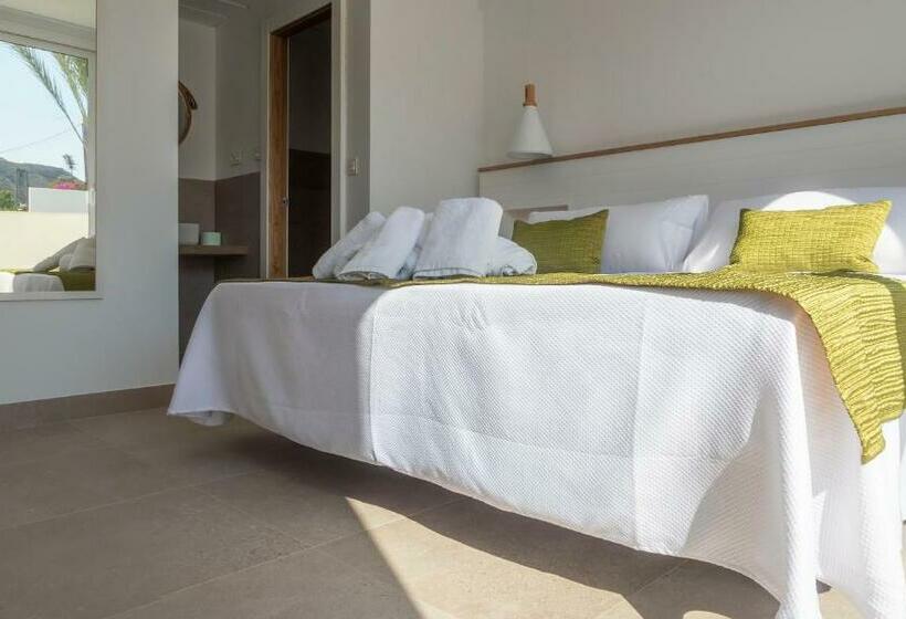 テラス付きスタンダードルーム, Senderos