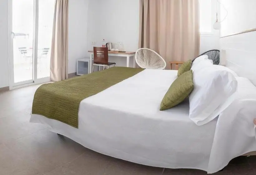 Superior Room with Terrace, Senderos