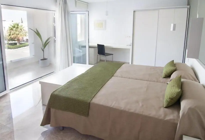 Superior Room with Terrace, Senderos